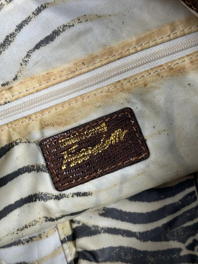 Roberto Cavalli 2000s Roberto Cavalli Brown Leather Tiger Embossed Shoulder Bag Size ONE SIZE - 12 Thumbnail
