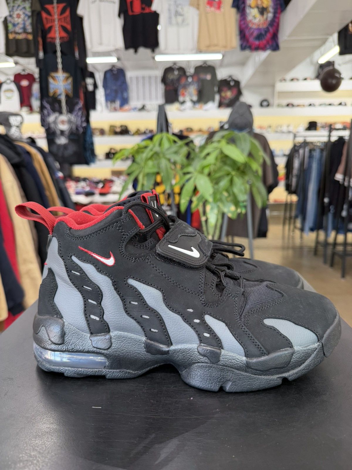 Nike Nike Air DT Max Falcons Size 9 (2024) Size US 9 / EU 42 - 6 Thumbnail
