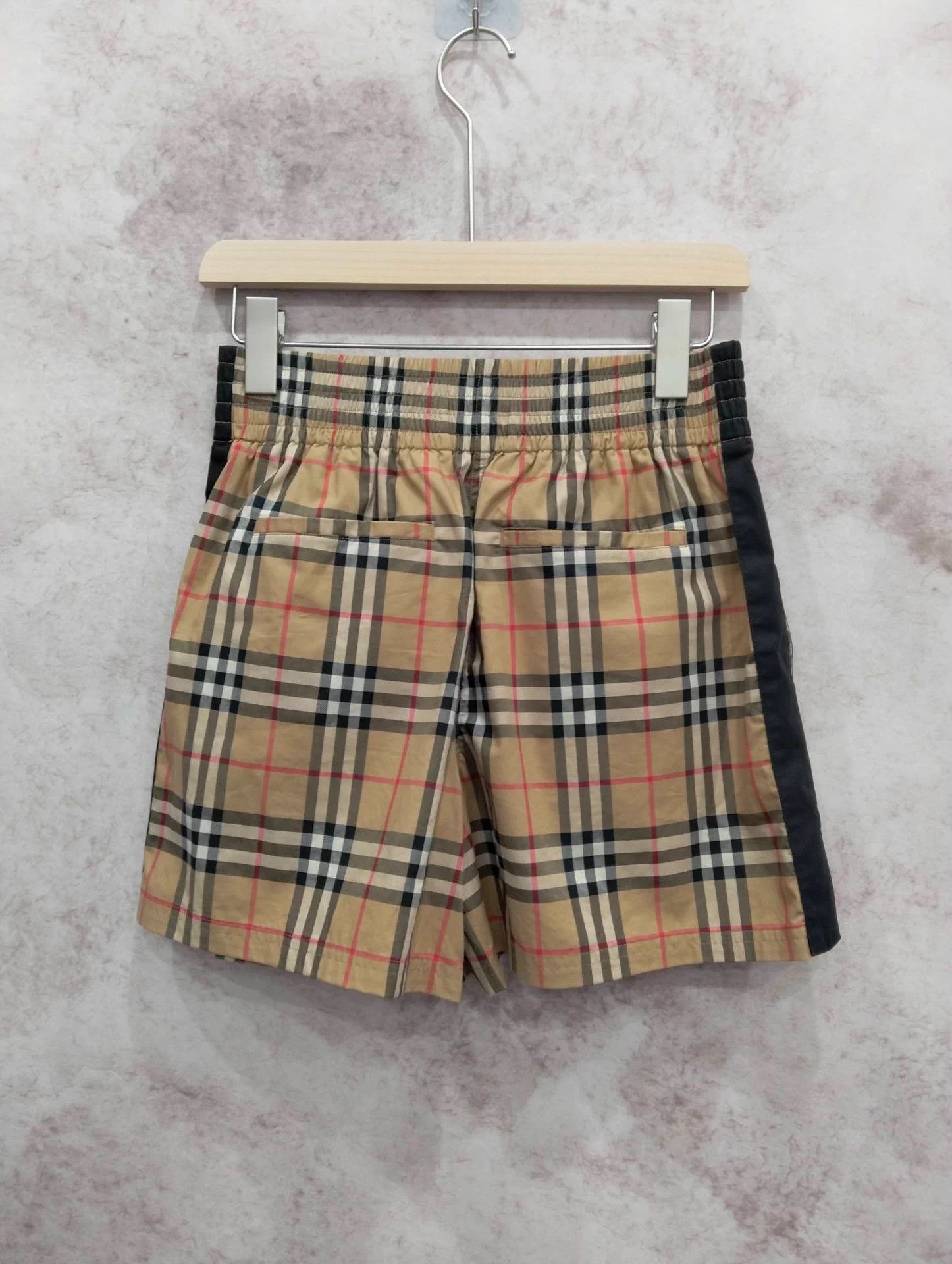 Burberry Burberry UK4 short Size 26" / US 2 / IT 38 - 2 Thumbnail