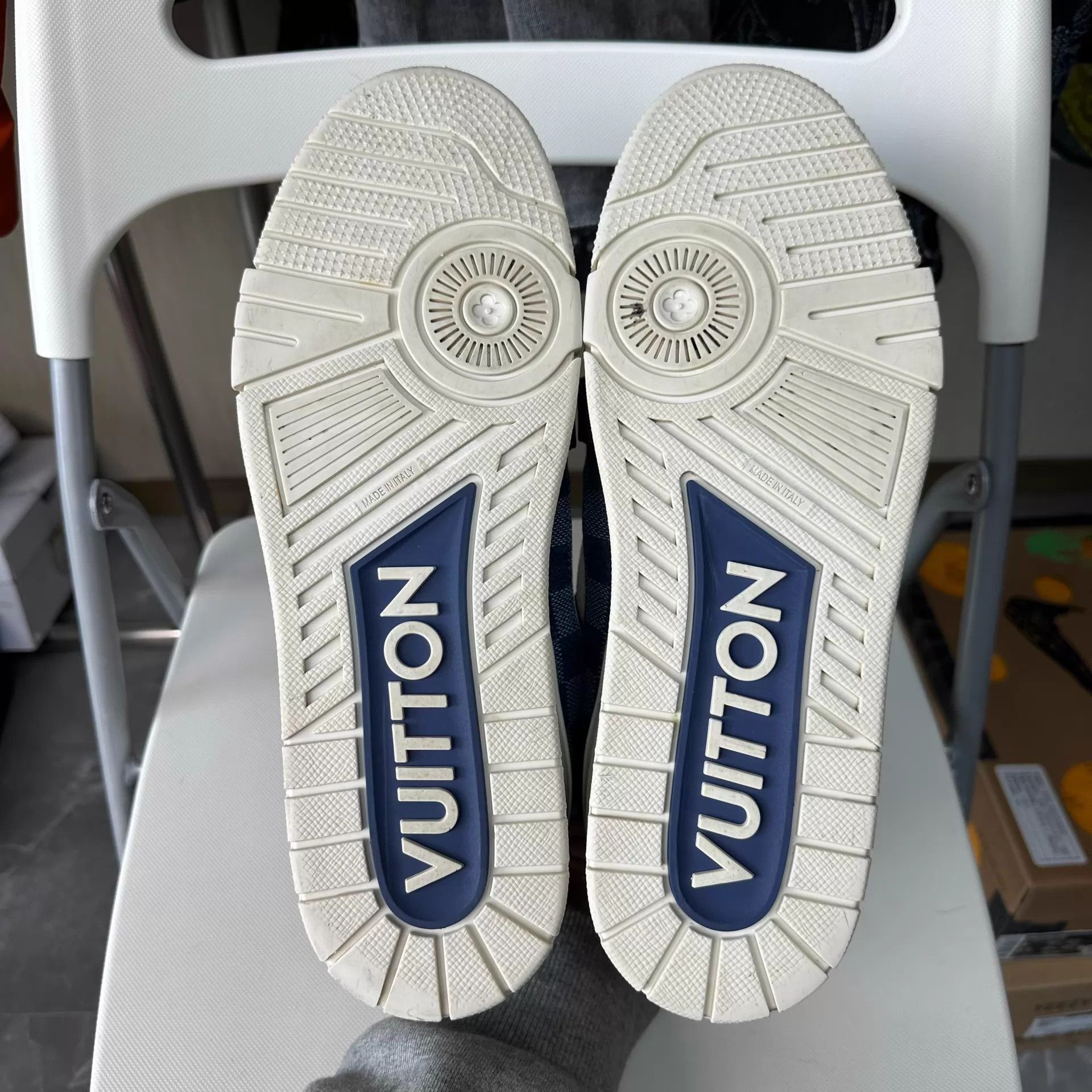 Louis Vuitton LOUIS VUITTON Trainer White Blue Unisex EU 43 Size US 10 / EU 43 - 5 Thumbnail