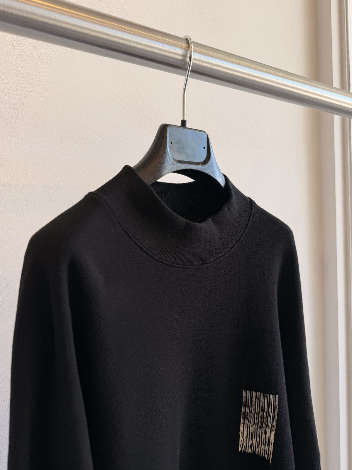 Balenciaga Balenciaga Oversized Logo Barcode Sweater Black Size XS Size US XS / EU 42 / 0 - 5 Thumbnail