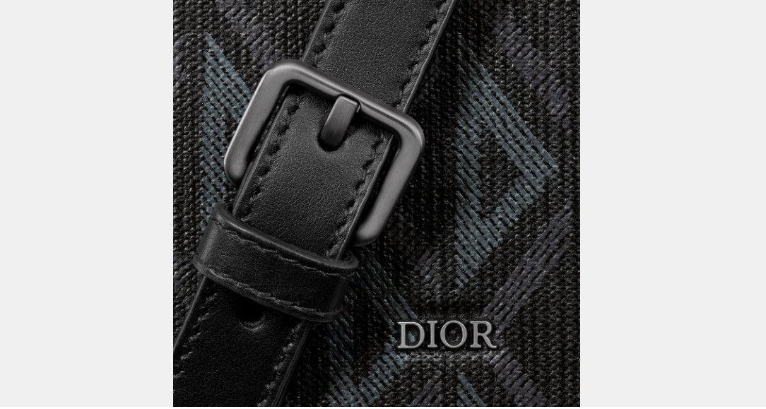 Dior o1w1db10325 2LXCA03 Size: OS / Lock Micro Case in Black Size ONE SIZE - 6 Thumbnail