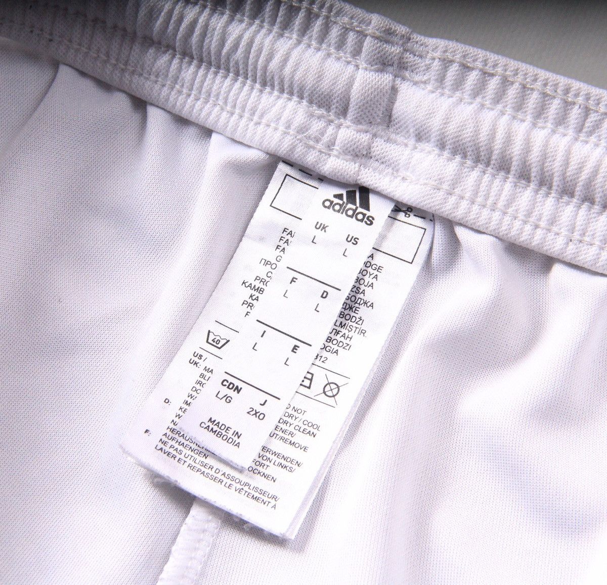 Adidas Adidas Vintage White Shorts Running Soccer Nylon 90s L Size US 34 / EU 50 - 3 Thumbnail