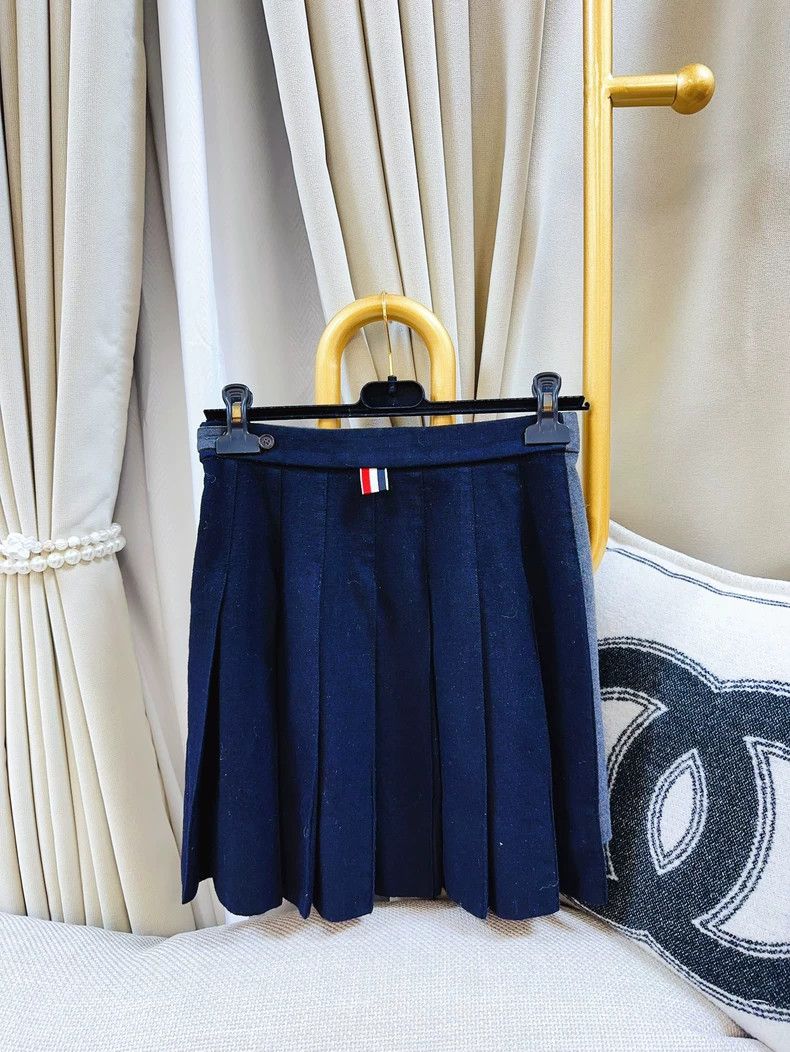 Thom Browne Thom browne Pleated skirt 2504-Nextarrow Size 25" / US 0 / IT 36 - 2 Thumbnail