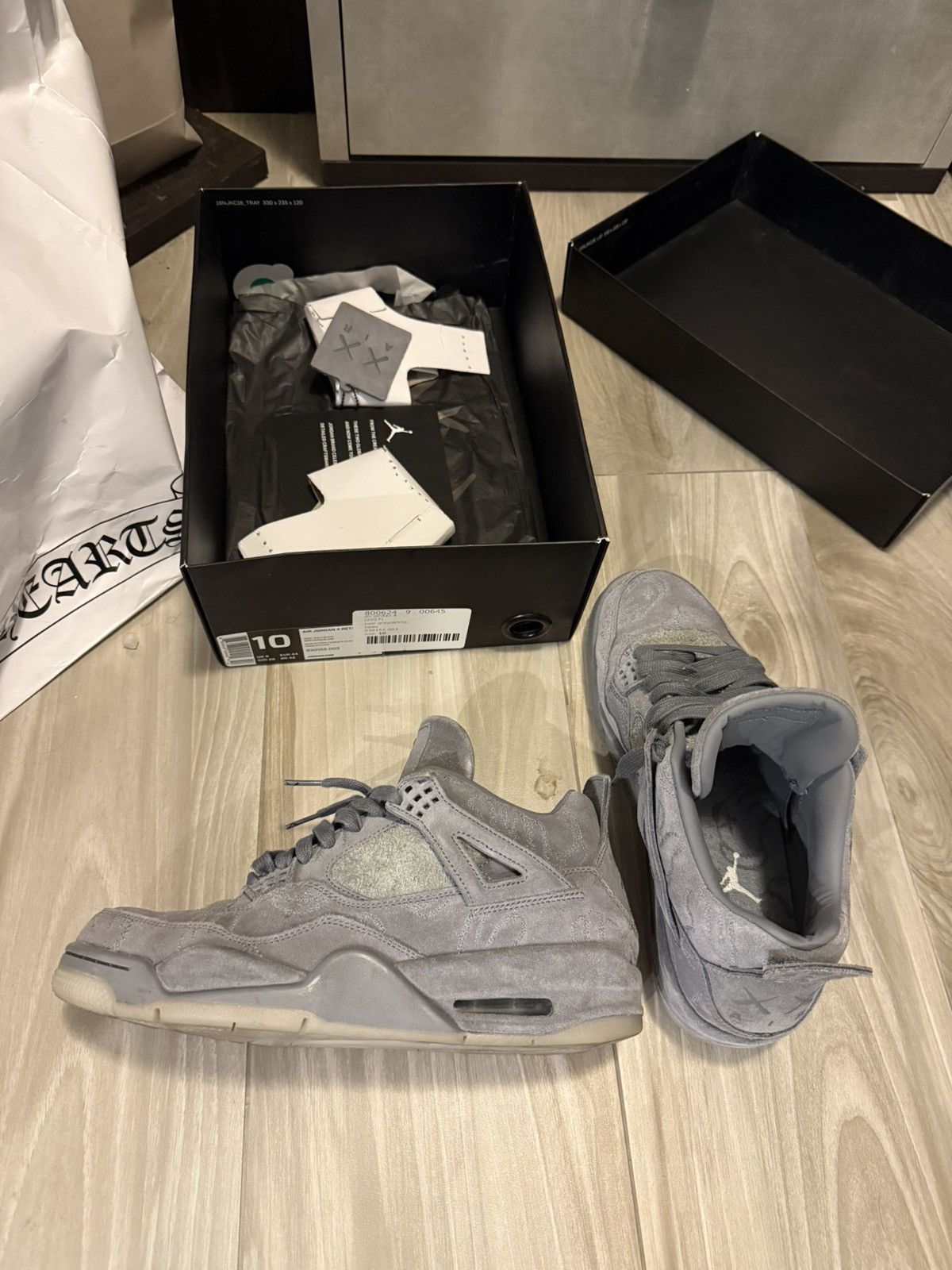 Jordan Brand × Kaws KAWS Jordan 4 Retro Cool Grey Size US 10 / EU 43 - 8 Thumbnail