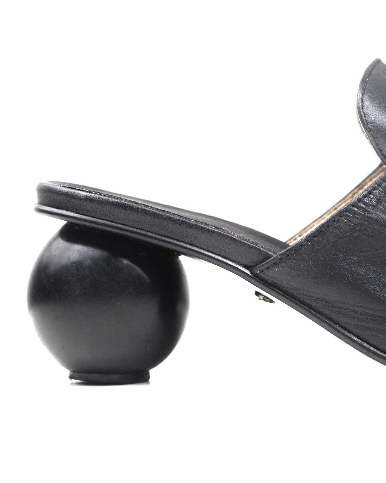 Japanese Brand 2000S JAPANESE MADE SCULPTURAL SPHERE-HEEL LEATHER MULES Size US 7.5 / IT 37.5 - 5 Thumbnail