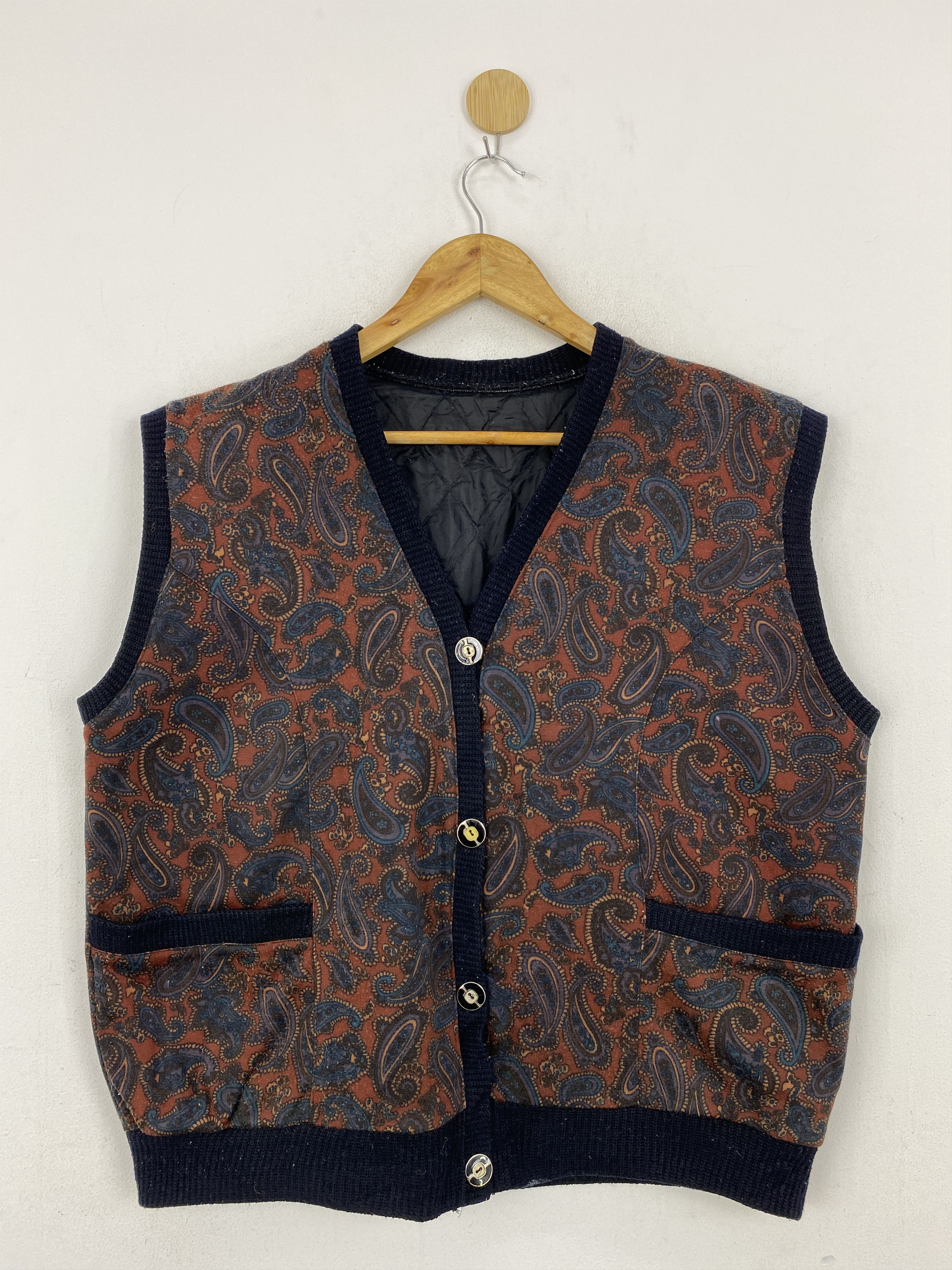 Japanese Brand Retro Paisley Button-Up Vest Wool Blend Vintage Look JA0118 Size US L / EU 52-54 / 3 - 1 Thumbnail