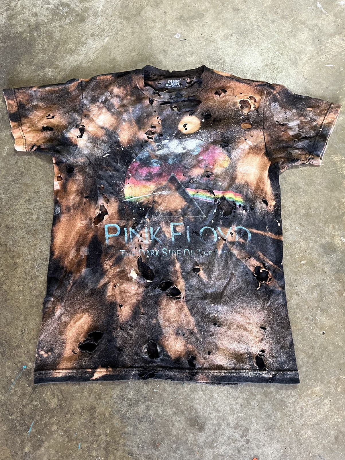 Band Tees THRASHED Pink Floyd Tee Size US S / EU 44-46 / 1 - 1 Thumbnail