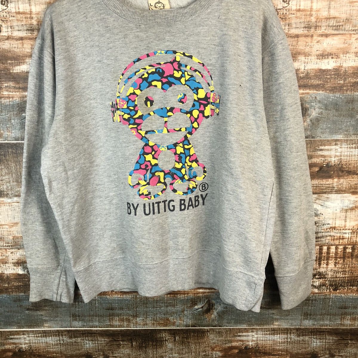 Japanese Brand × Vintage Uittg Baby Grey vintage Sweatshirt #A1505 Size US L / EU 52-54 / 3 - 3 Thumbnail