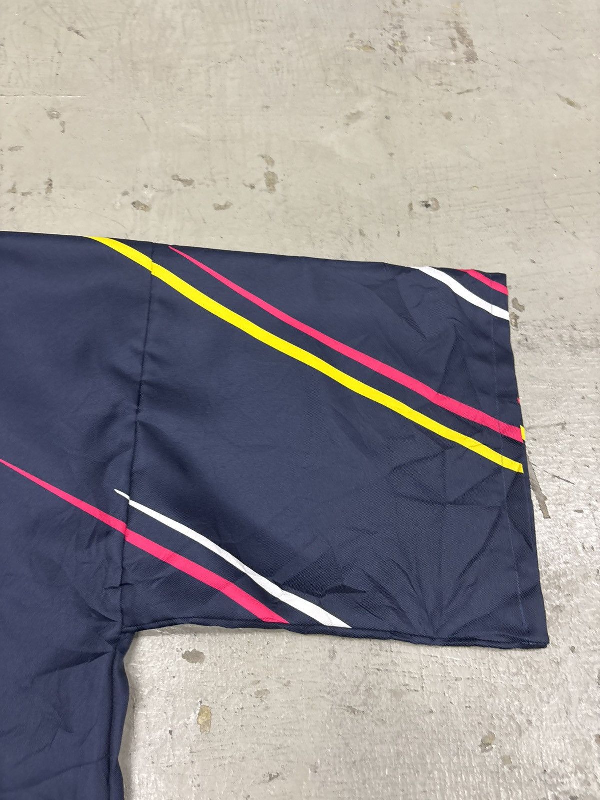 Red Bull RARE Max Verstappen Red Bull Racing Formula 1 Kimono Size US L / EU 52-54 / 3 - 10 Thumbnail