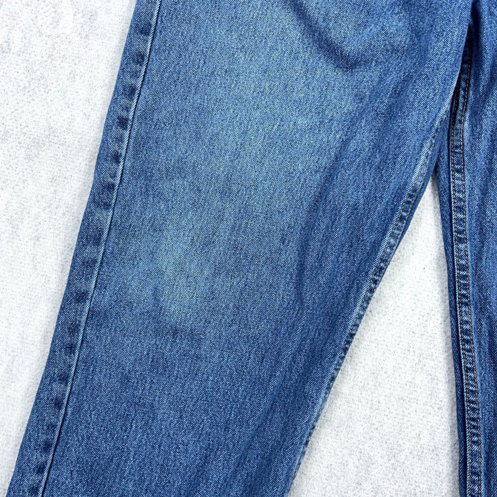 Levi's Vintage Levis 550 Jeans Men 40x32 Relaxed Fit Straight Leg Med Wash Baggy Jeans 90s American Classic Mens Size US 40 / EU 56 - 4 Thumbnail