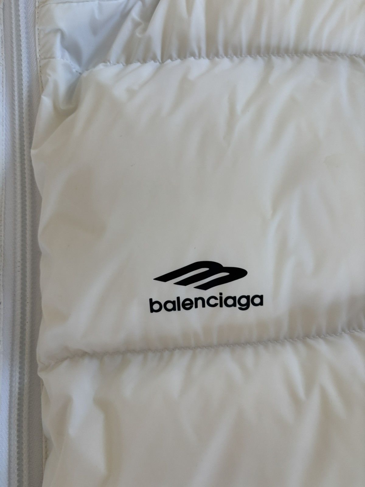 Balenciaga $3800 White Sport Logo Puffer Vest Size US M / EU 48-50 / 2 - 3 Thumbnail