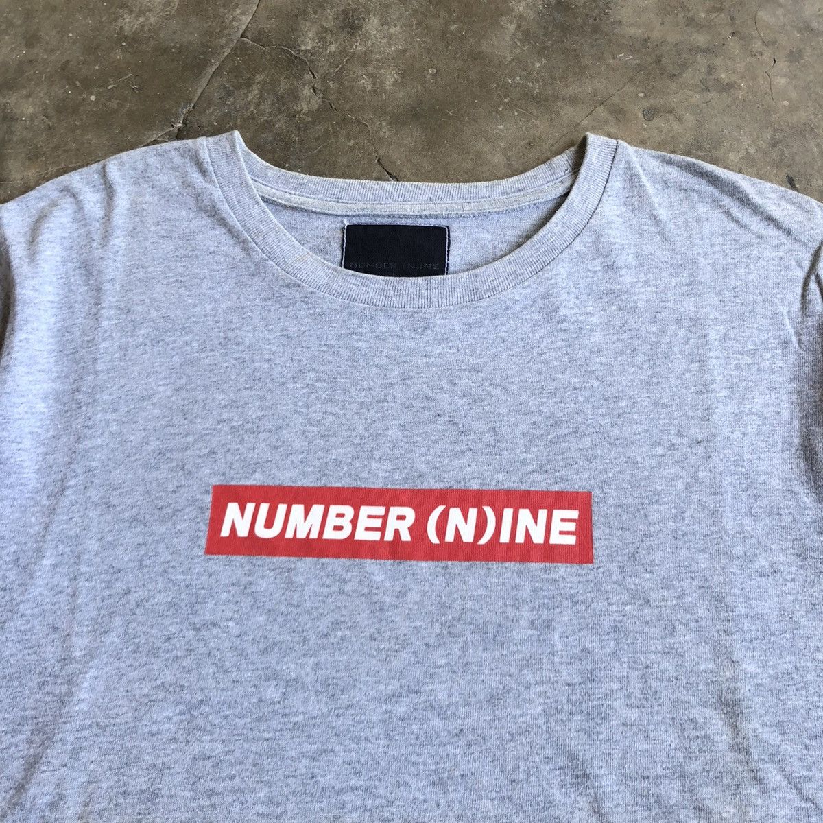 Number (N)ine Vintage Number (N)ine Spell Out Box Logo T-shirt Grey Size US L / EU 52-54 / 3 - 3 Thumbnail