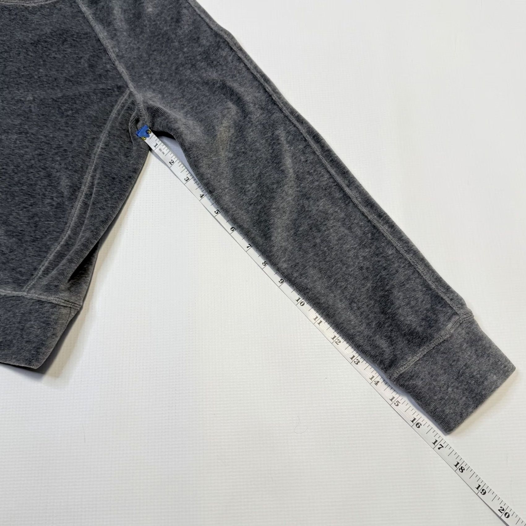 Lululemon Lululemon Every Moment Crew Velour Sweatshirt Womens XS Gray Pullover Knit/Velour Comfort Casual Activewear Size XS / US 0-2 / IT 36-38 - 8 Thumbnail