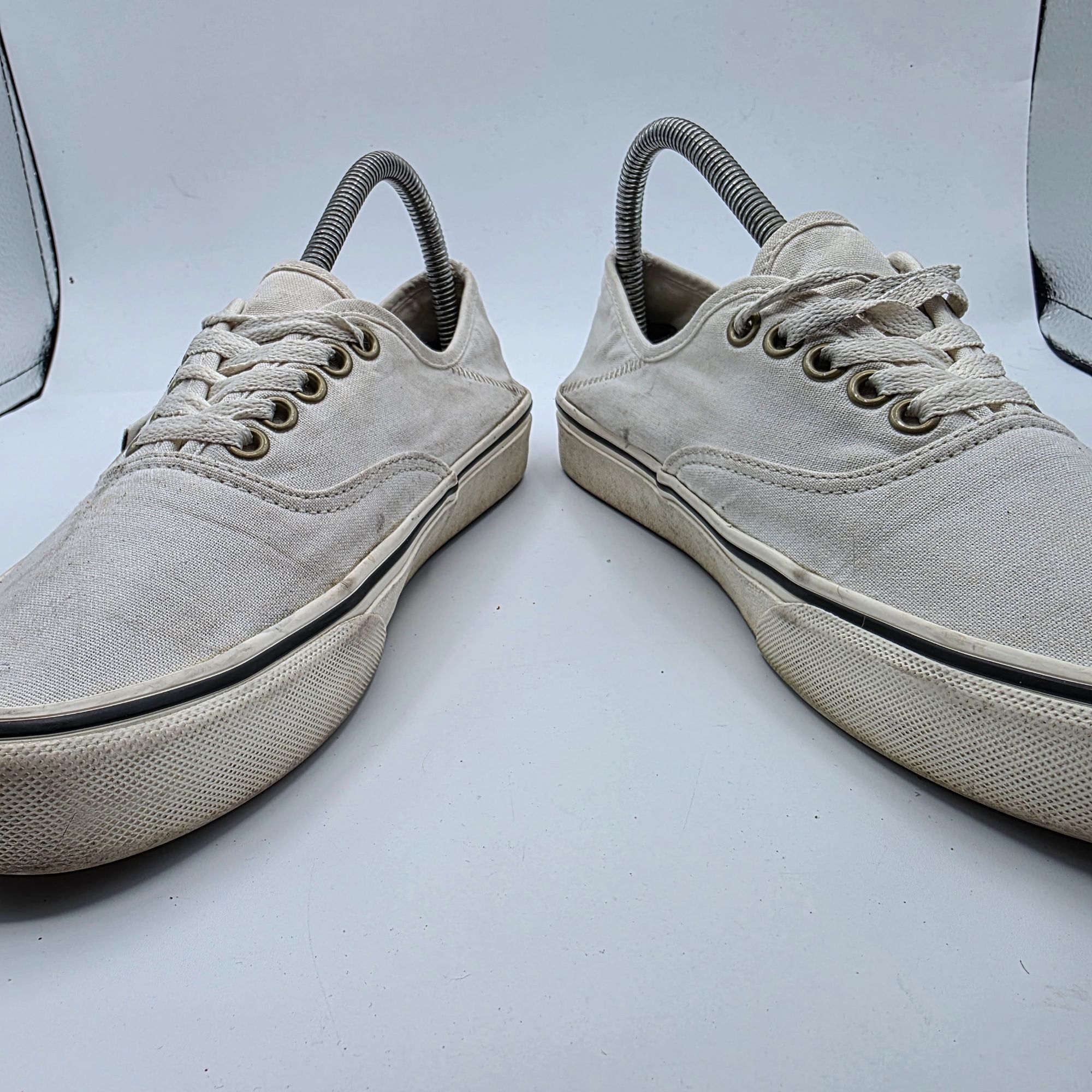 Vans Vans EcoCush Womens Size 9 White Canvas Sneakers Floral Embr Size US 9 / IT 39 - 3 Thumbnail