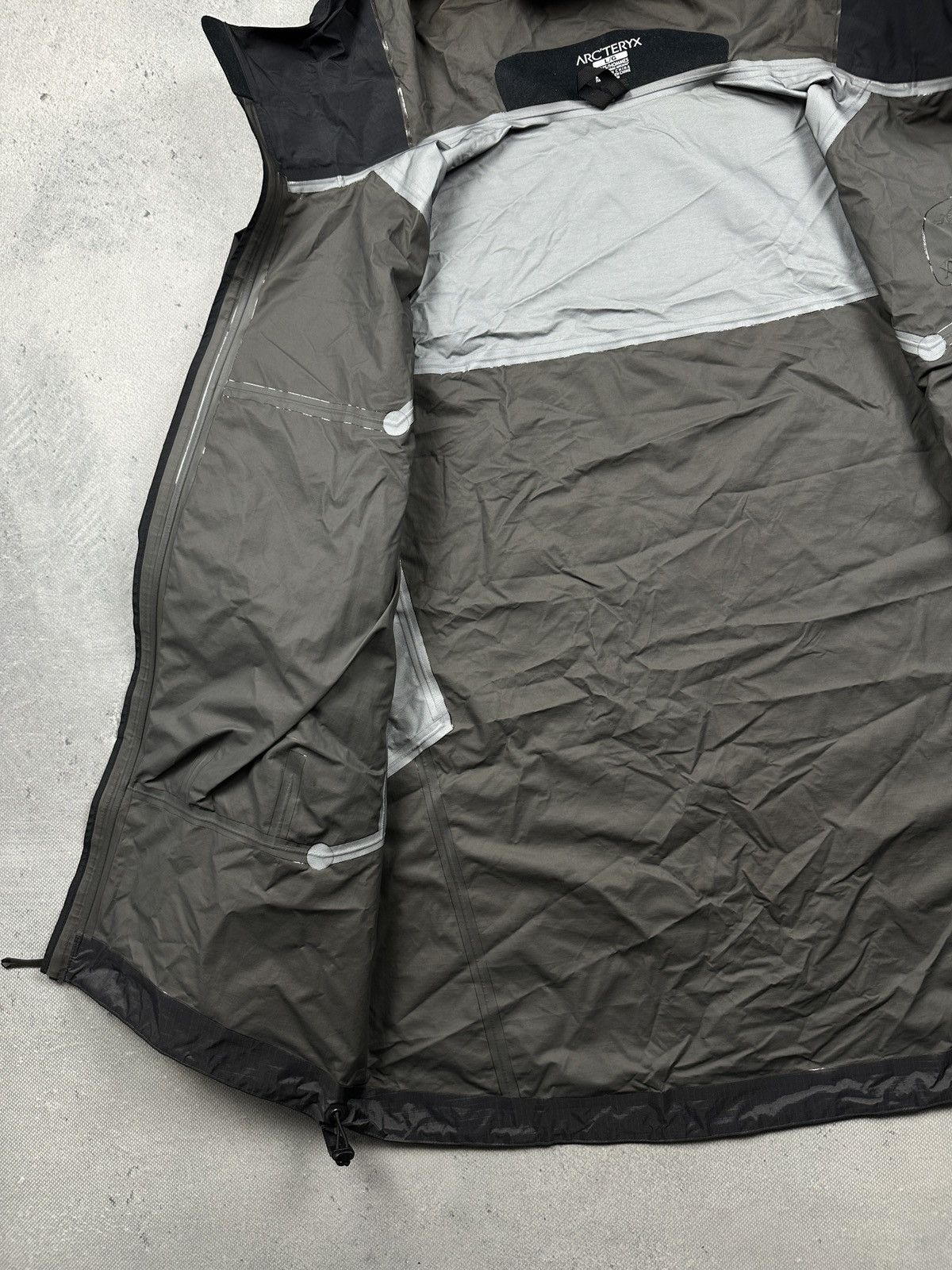 Arc'teryx Arc'teryx Zeta LT Gore-Tex Shell Jacket Black Lightweight Size US L / EU 52-54 / 3 - 11 Thumbnail