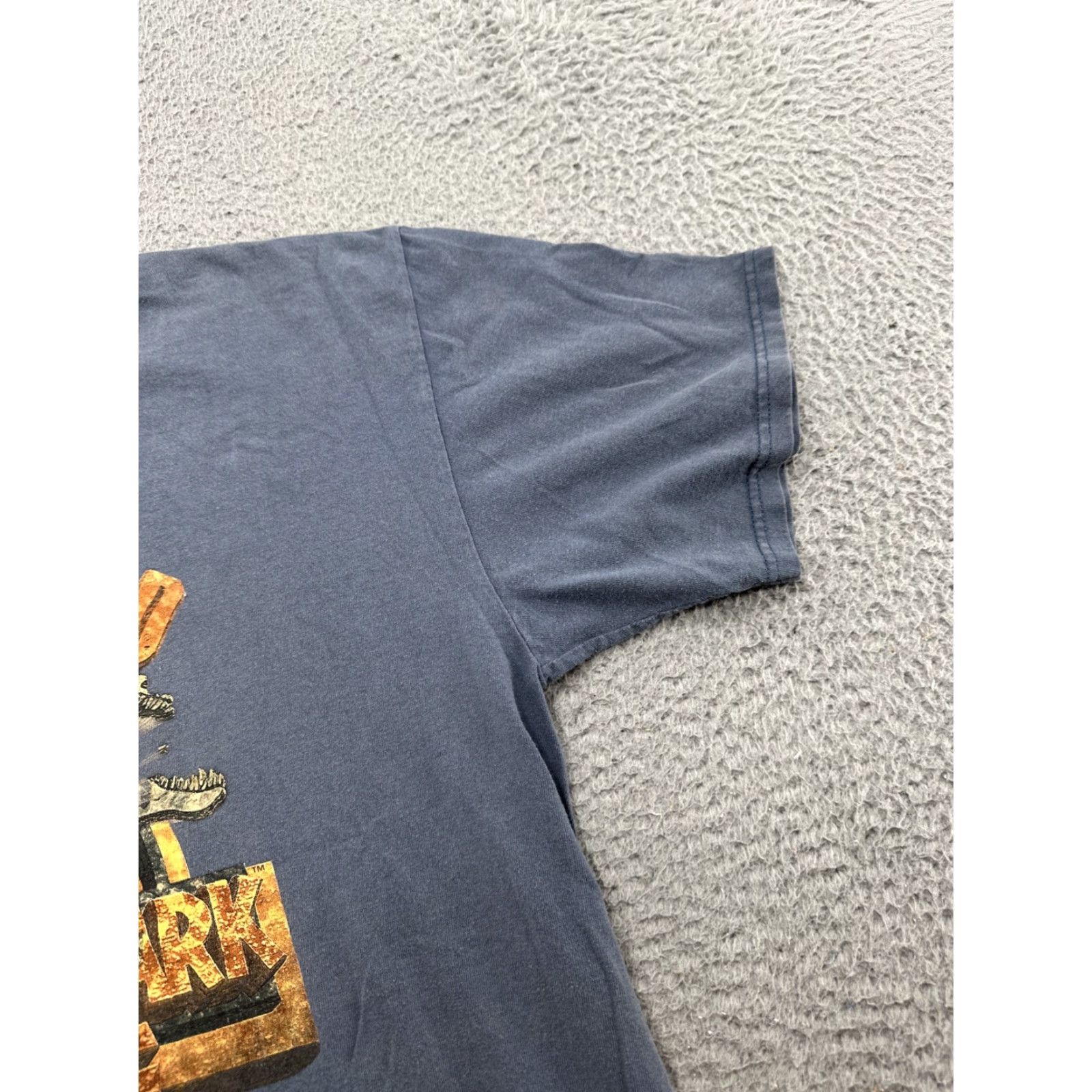 Vintage VINTAGE 1990s Universal Studios I Survived Jurassic Park The Ride T Shirt SZ XL Size US XL / EU 56 / 4 - 3 Thumbnail