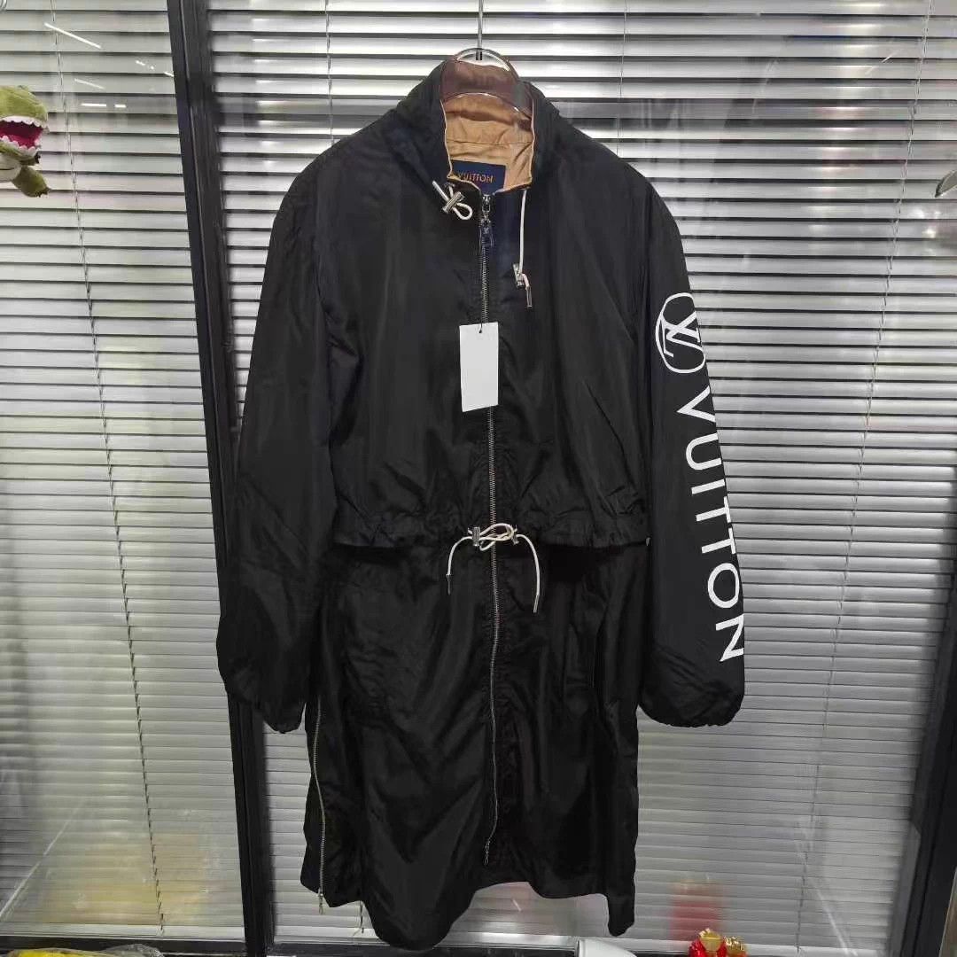 Louis Vuitton LV Arm Logo Trench Coat 36 99 New Size XS / US 0-2 / IT 36-38 - 1 Thumbnail
