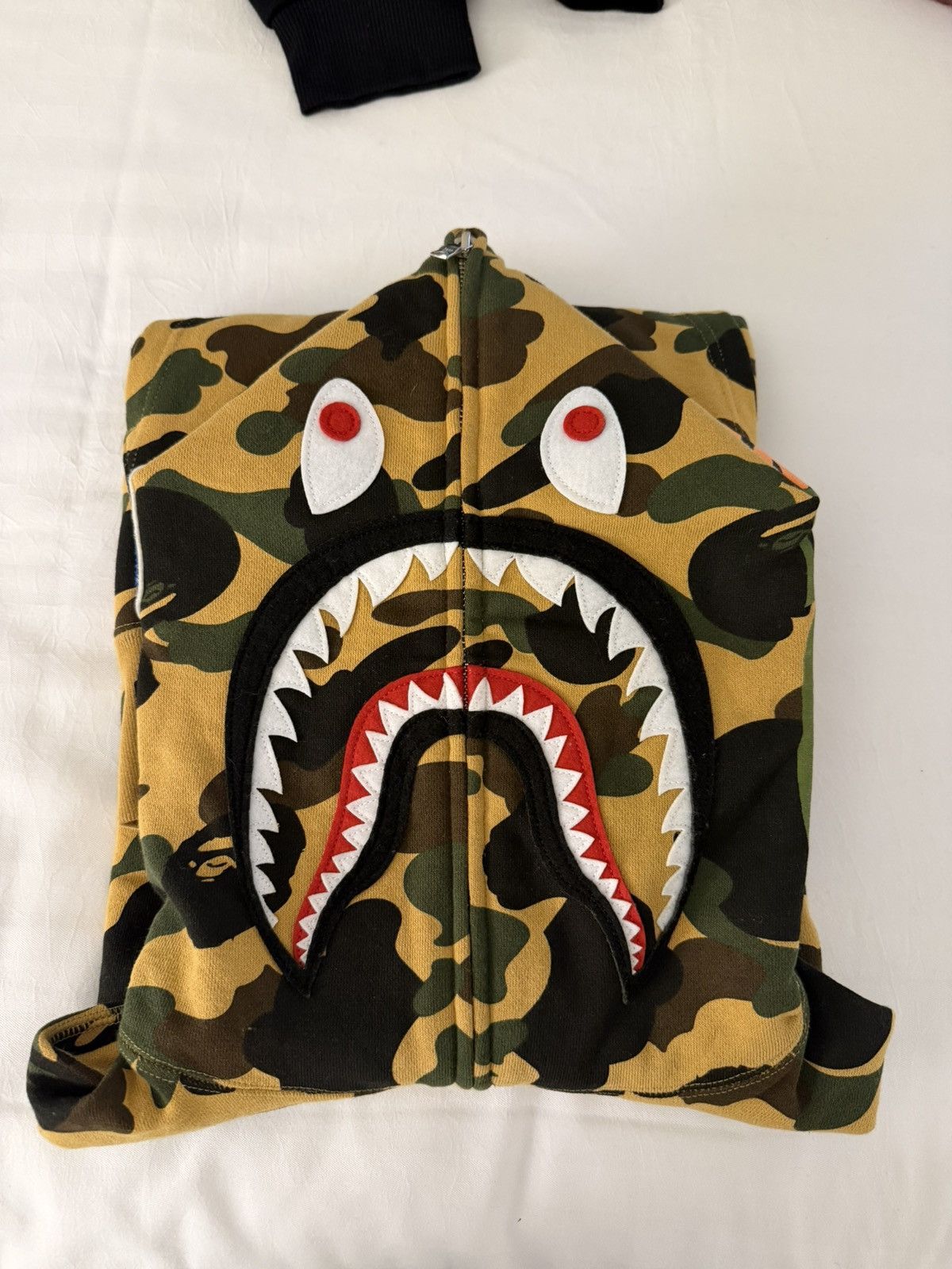 Bape BAPE Shark Yellow Camo Full Zip Size US M / EU 48-50 / 2 - 1 Thumbnail