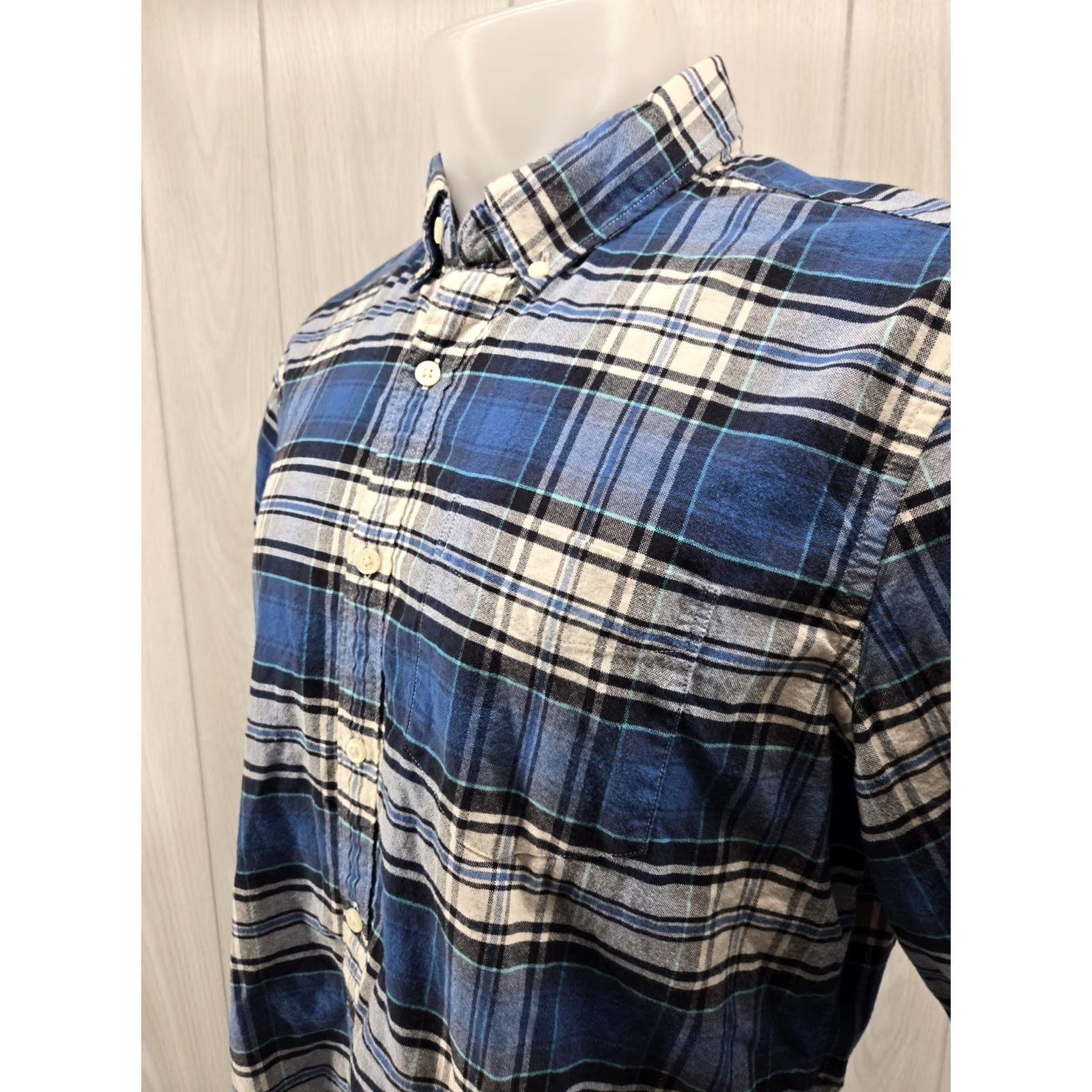 American Eagle Outfitters VINTAGE American Eagle Shirt Mens Large Blue Plaid Long Sleeve Button-Up Seriously Soft Size US L / EU 52-54 / 3 - 4 Thumbnail