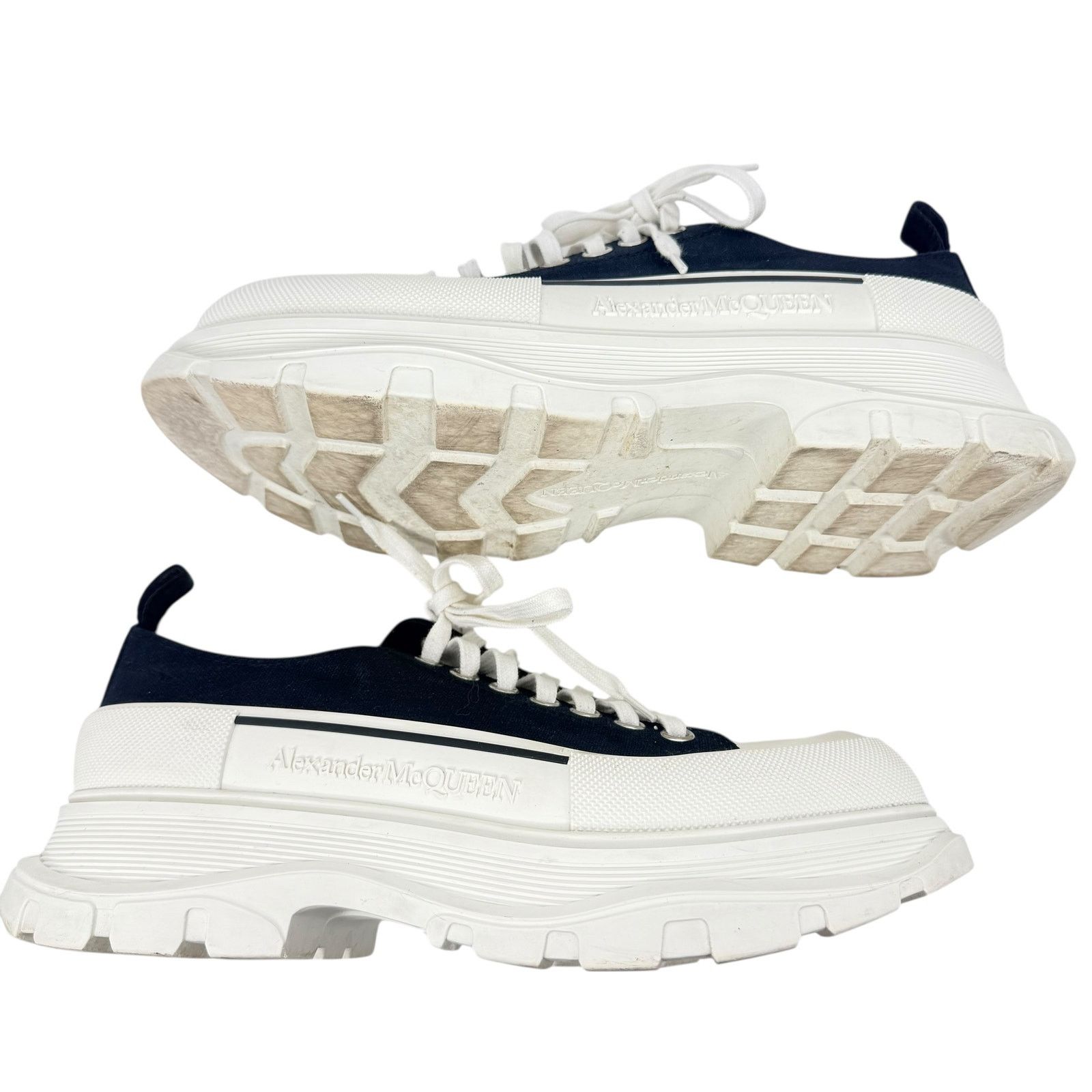 Alexander McQueen Alexander Mcqueen Tread Slick Low Top Sneakers Navy Size 44 Size US 11 / EU 44 - 7 Thumbnail