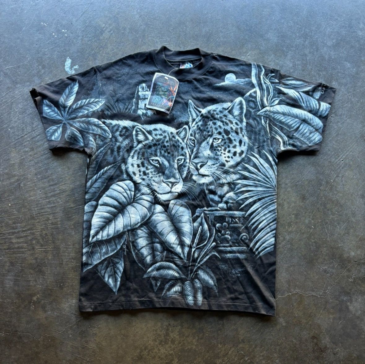 Other Vintage Animal Overprint 1993 Single Stitched Shirt Size US L / EU 52-54 / 3 - 1 Thumbnail