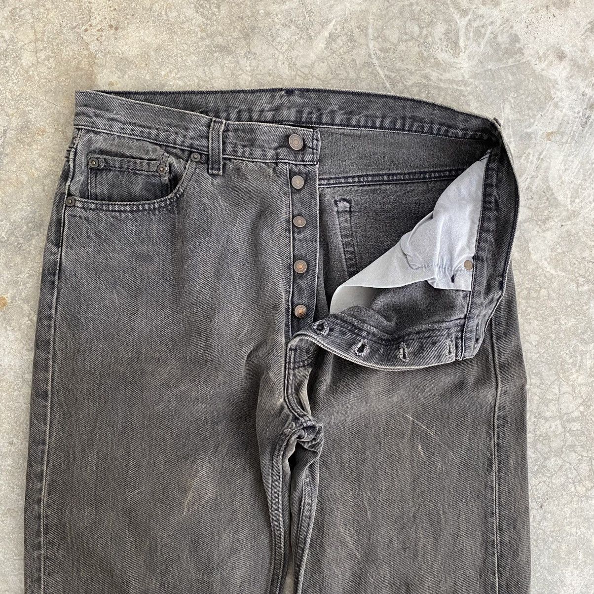 Levi's Size 35x32 Vintage 1995 Levis 501 Faded Black Denim Jeans Size US 35 - 7 Thumbnail