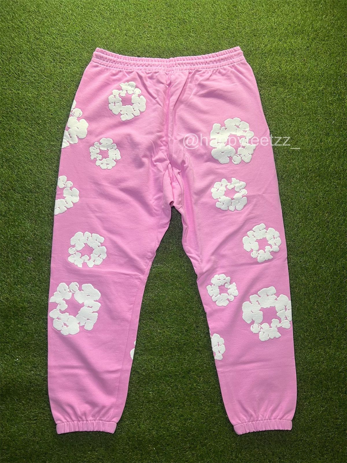 DENIM TEARS Denim Tears Pink Wreath XXL Sweatpants Size US 44 / EU 60 - 2 Thumbnail