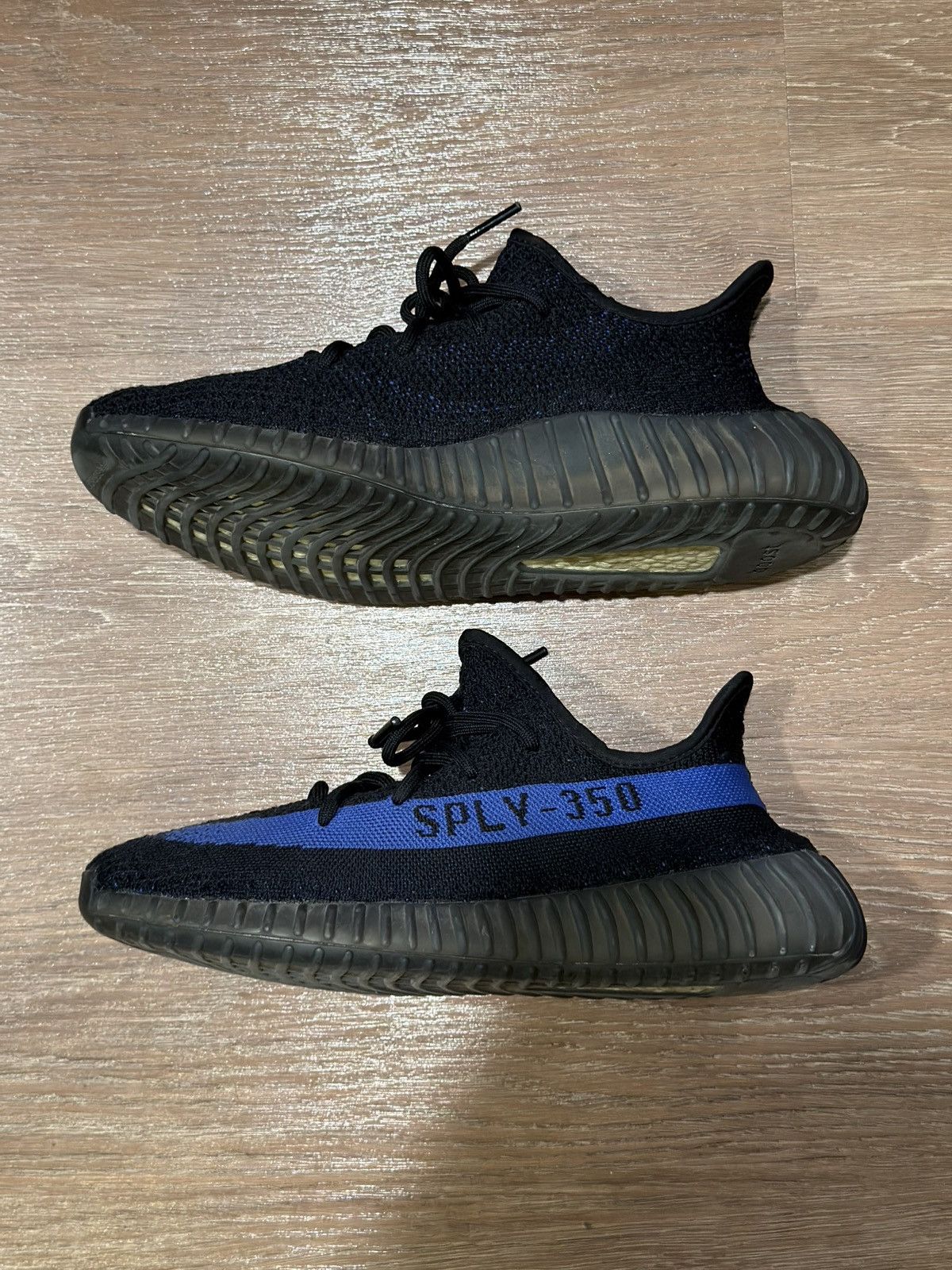 Adidas Adidas Yeezy Boost 350 V2 Low Dazzling Blue Size US 10 / EU 43 - 11 Thumbnail