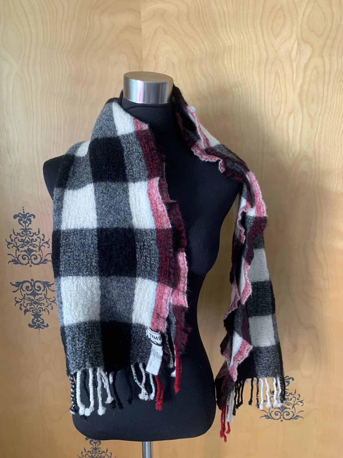 Aritzia × Designer × TNA TNA 100% Wool Scarf in Plaid Print Size ONE SIZE - 14 Thumbnail