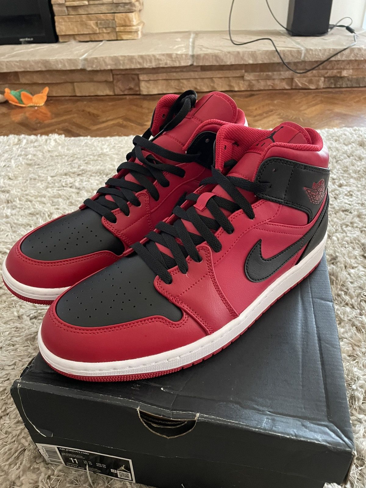 Jordan Brand Jordan 1 Mid Reverse Bred Size US 11 / EU 44 - 1 Thumbnail