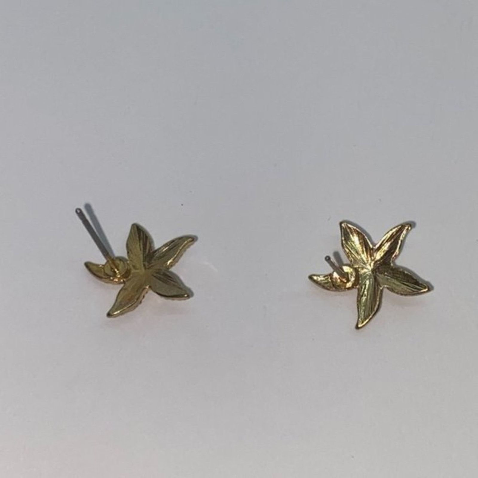 Handmade Gold-Tone Clear Rhinestone Starfish Stud Earrings Size ONE SIZE - 7 Thumbnail