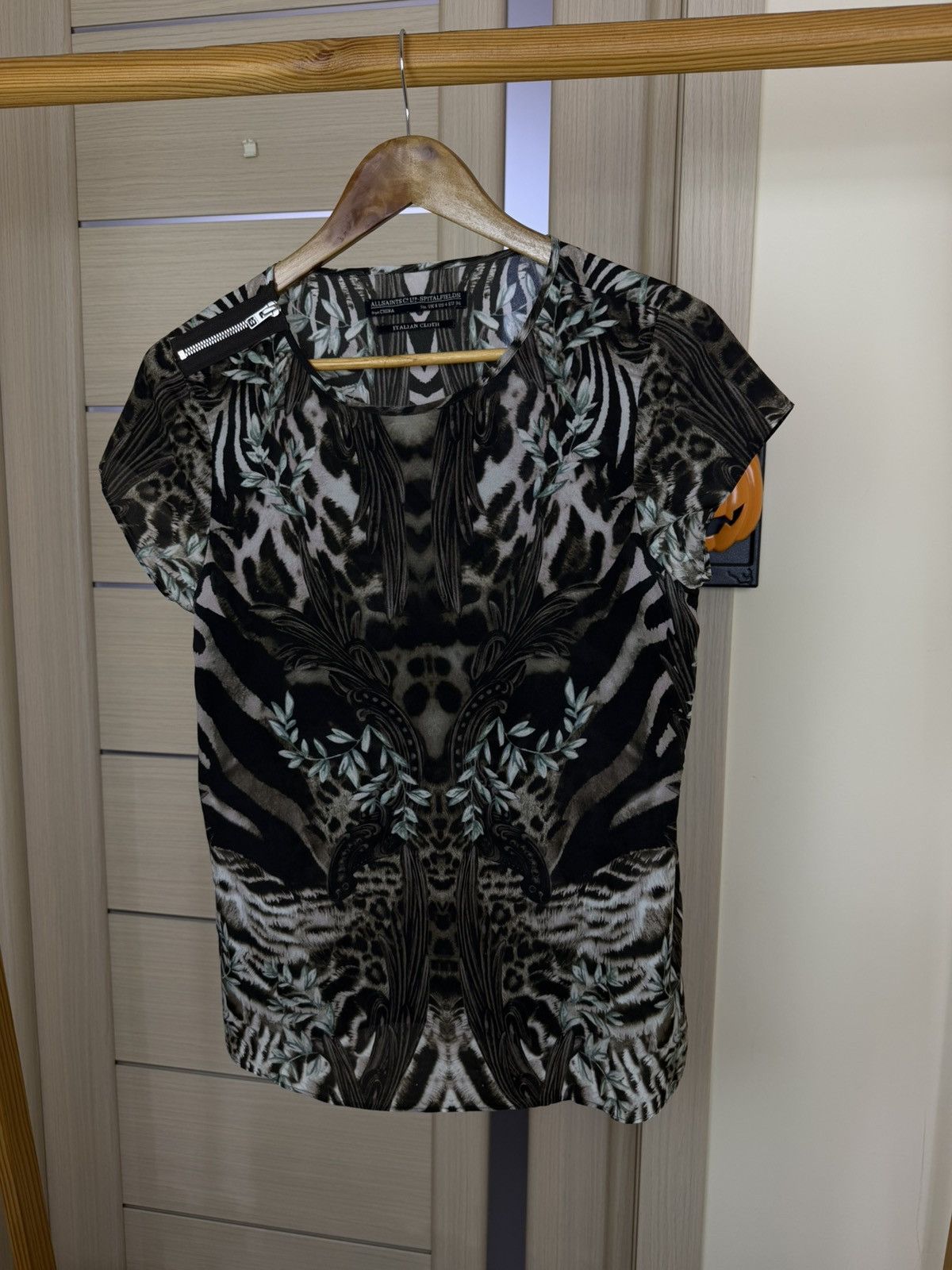 Allsaints Allsaints Spitalfields Blouse Zebra Tee Jungle Print Size XS / US 0-2 / IT 36-38 - 2 Thumbnail