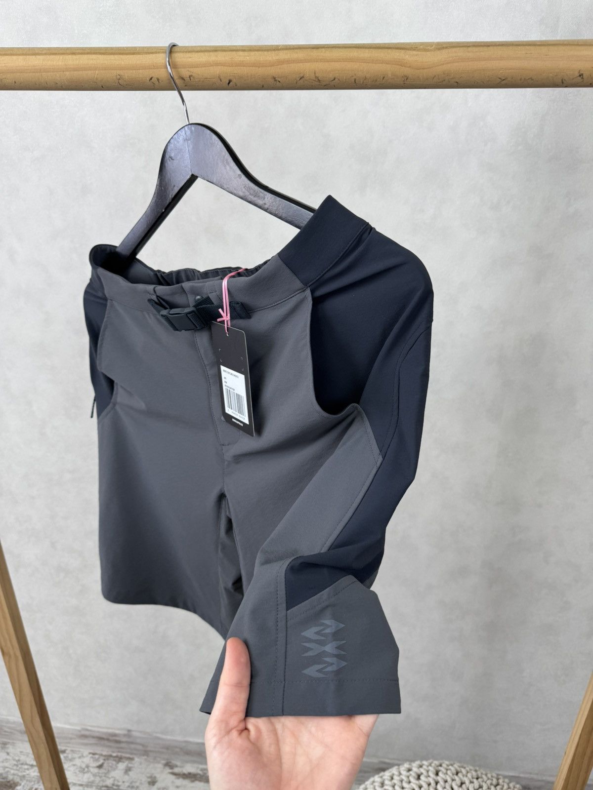 Rapha Rapha mens explore shorts size XS Size US 28 / EU 44 - 3 Thumbnail