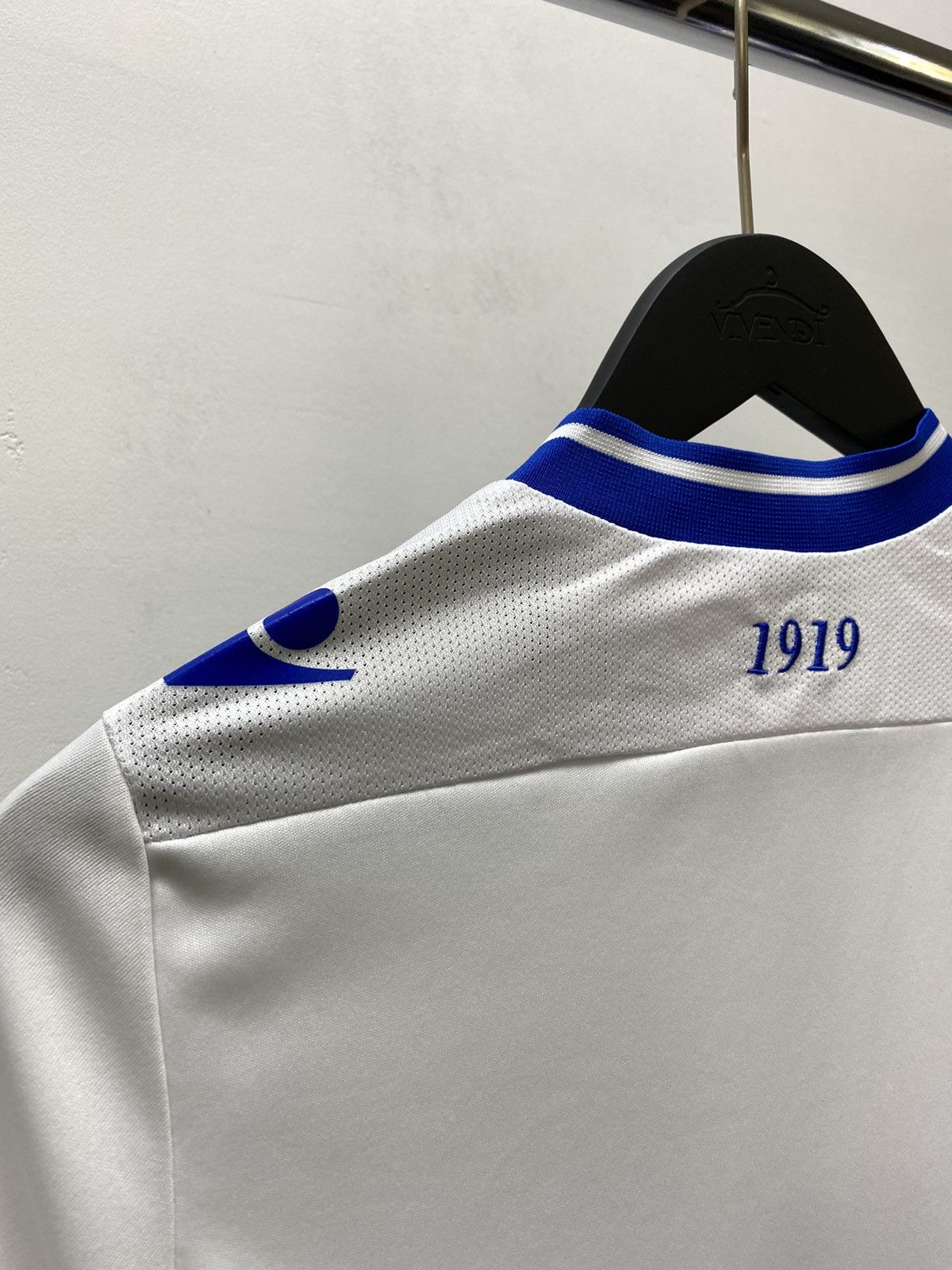 Macron × Vintage Leeds United 2013 2014 Home Soccer Jersey Size US S / EU 44-46 / 1 - 14 Thumbnail