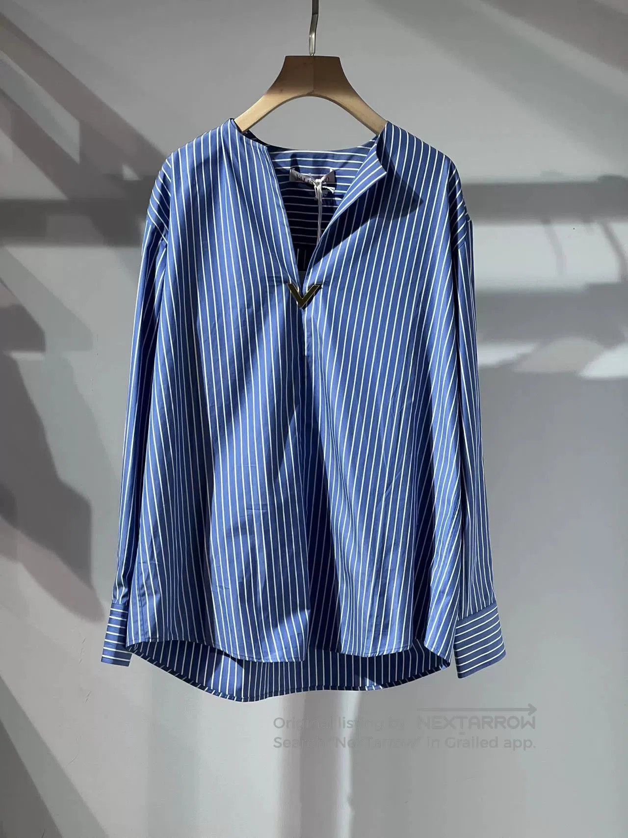 Valentino Valentino Women's Striped Shirt in Blue. Size S / US 4 / IT 40 - 1 Thumbnail
