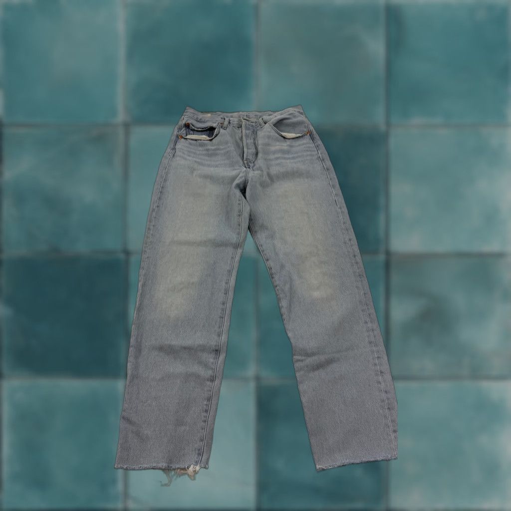 Levi's VINTAGE Levi's Premium 501 '81 Jeans Womens Light Wash Button Fly Straight Leg Raw Hem Denim Jeans 31in 30in Size 24" / US 00 / IT 34 - 1 Thumbnail