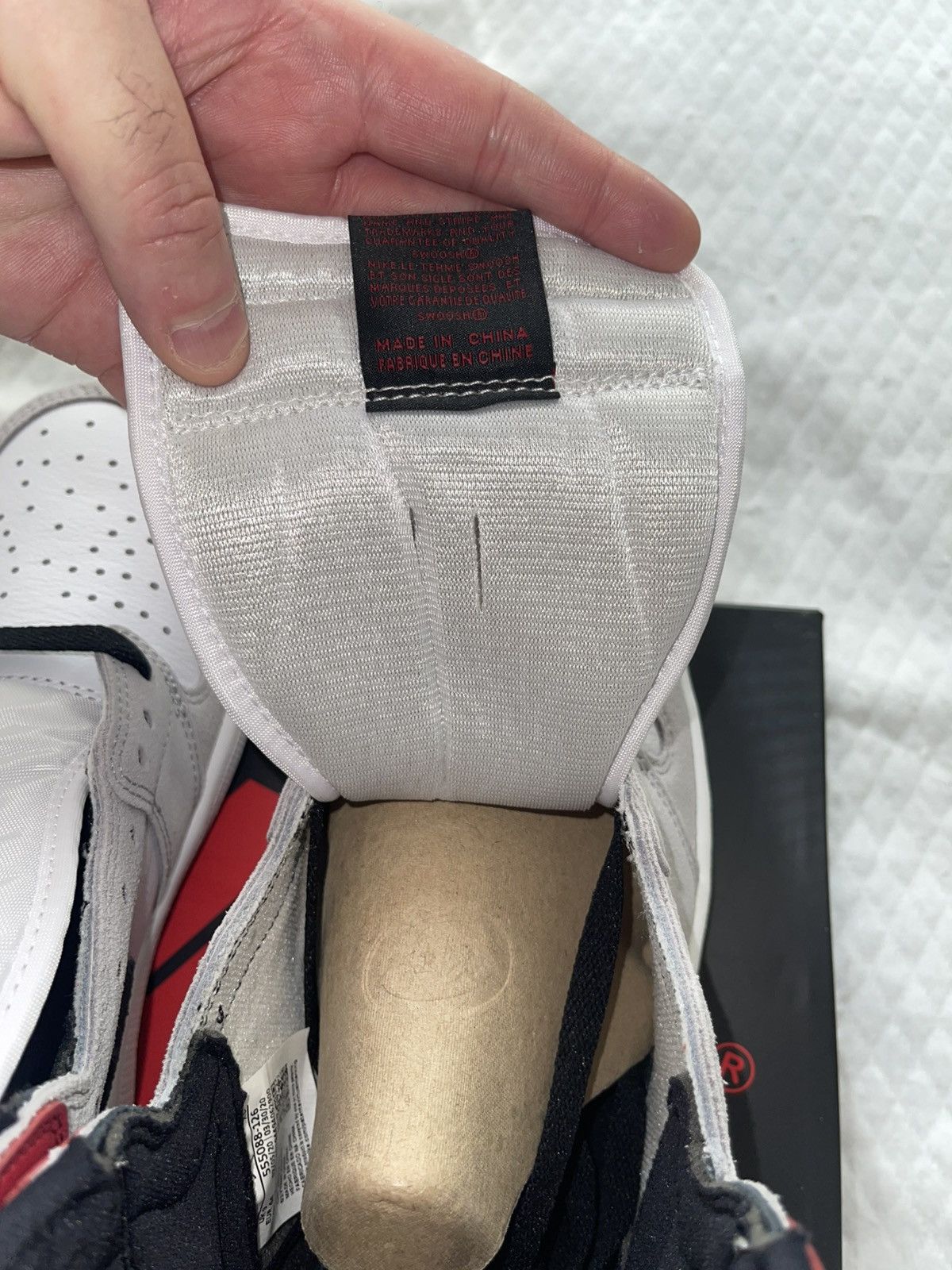 Jordan Brand DS Air Jordan 1 Retro High OG Light Smoke Grey with red lace Size US 10 / EU 43 - 7 Thumbnail