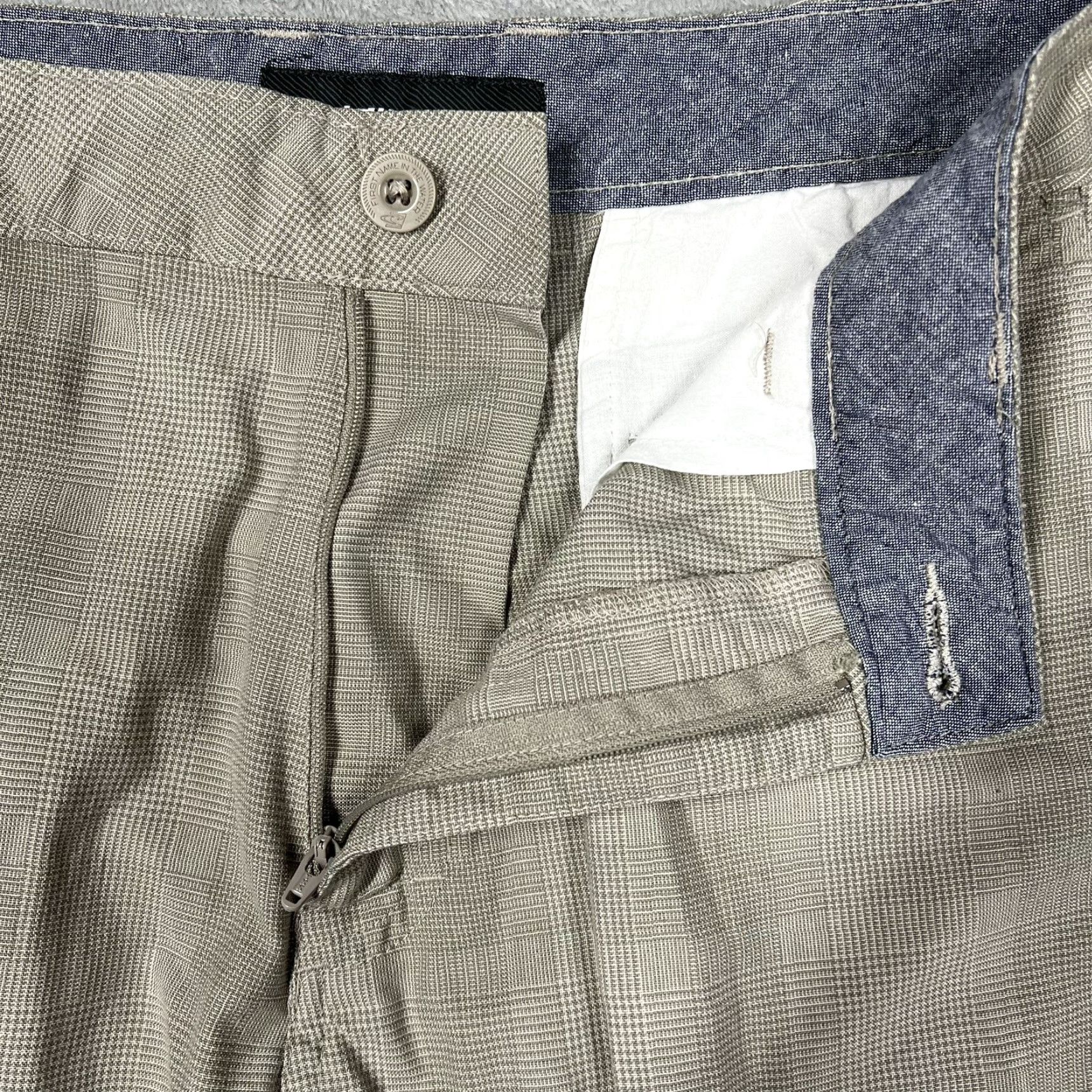 O'Neill O'Neill Chino Shorts Men's Size 32 Tan Beige Check Relaxed Fit 9” Inseam EUC Size US 32 / EU 48 - 4 Thumbnail