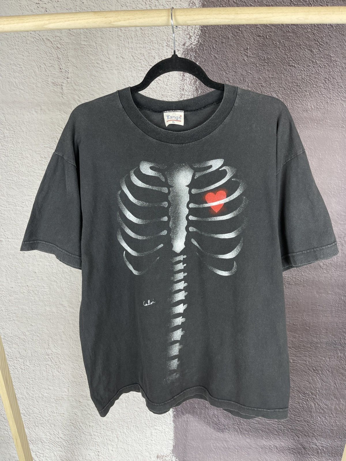 Band Tees Tangs vintage Skeleton Heart X-Ray tee shirt Size US XL / EU 56 / 4 - 2 Thumbnail