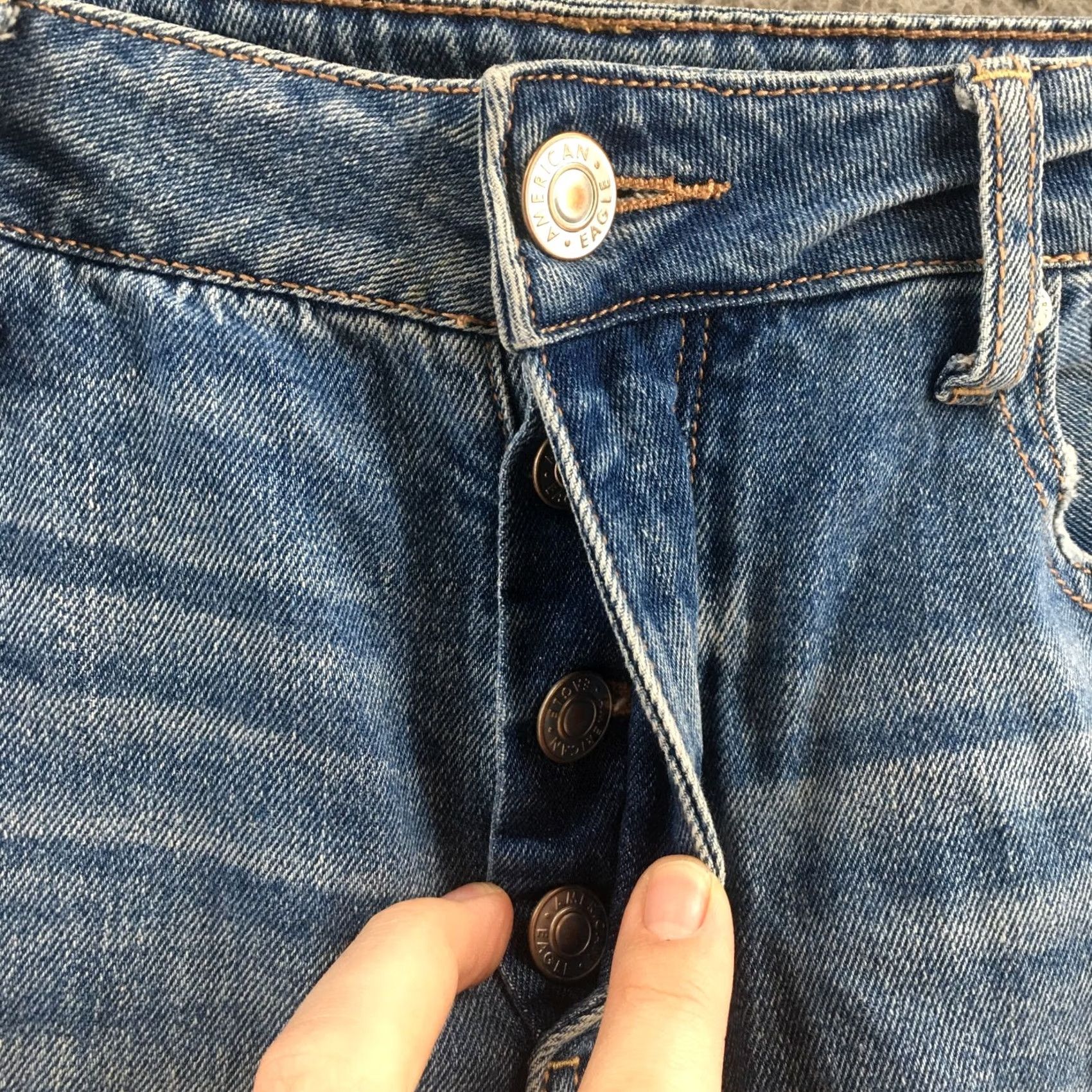American Eagle Outfitters American Eagle Outfitters Jeans Women 10 Mid Rise Blue Denim Distressed Zip Fly Slim Skinny 5-Pocket Style Womens Size 32" / US 10 / IT 46 - 4 Thumbnail