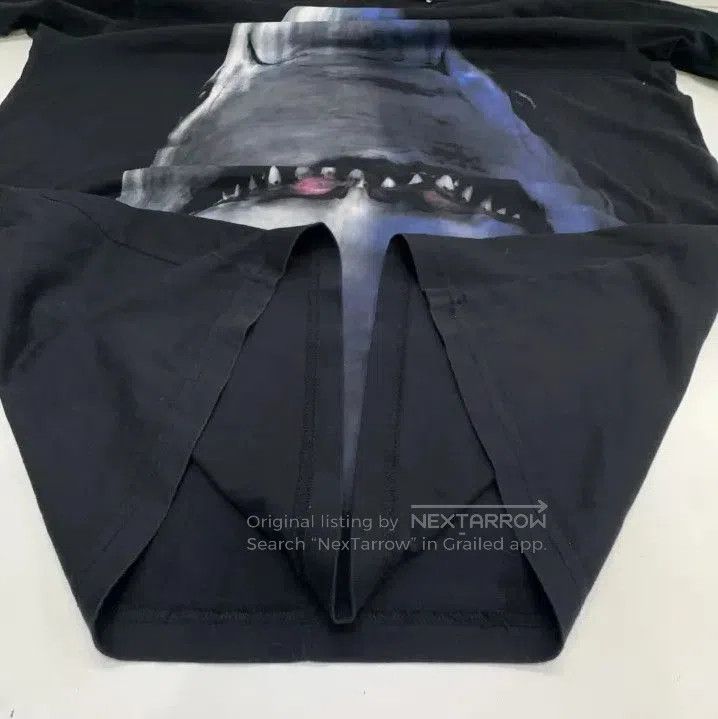 Givenchy Givenchy Shark Print Unisex Short Sleeve T-Shirt. Size US S / EU 44-46 / 1 - 7 Thumbnail