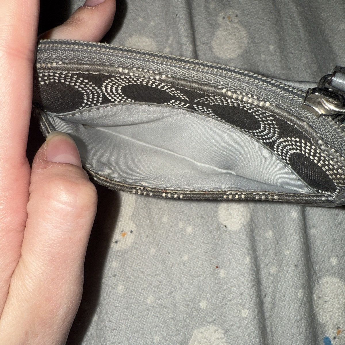 Coach y2k coach gray coin pouch/mini wallet with silver c accents Size ONE SIZE - 3 Thumbnail