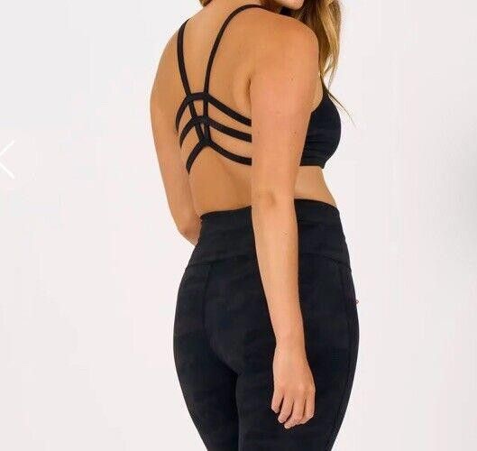Vuori Vuori Yosemite Bra Black Camo Large Size ONE SIZE - 1 Thumbnail