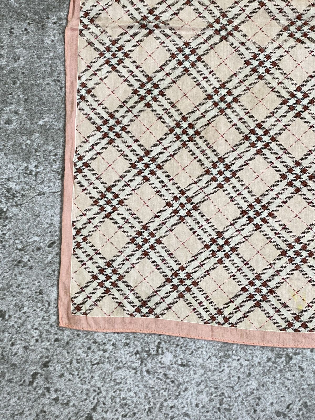 Burberry Burberry Handkerchief / Bandana / Neckerchief Size ONE SIZE - 5 Thumbnail