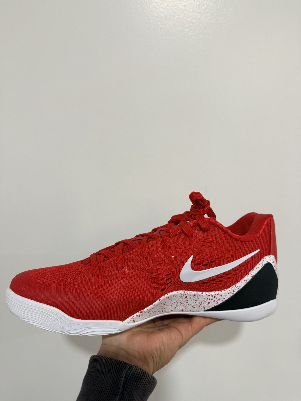 Nike Nike Kobe IX Elite Low EM Protro University Red White 10.5 Size US 10.5 / EU 43-44 - 5 Thumbnail