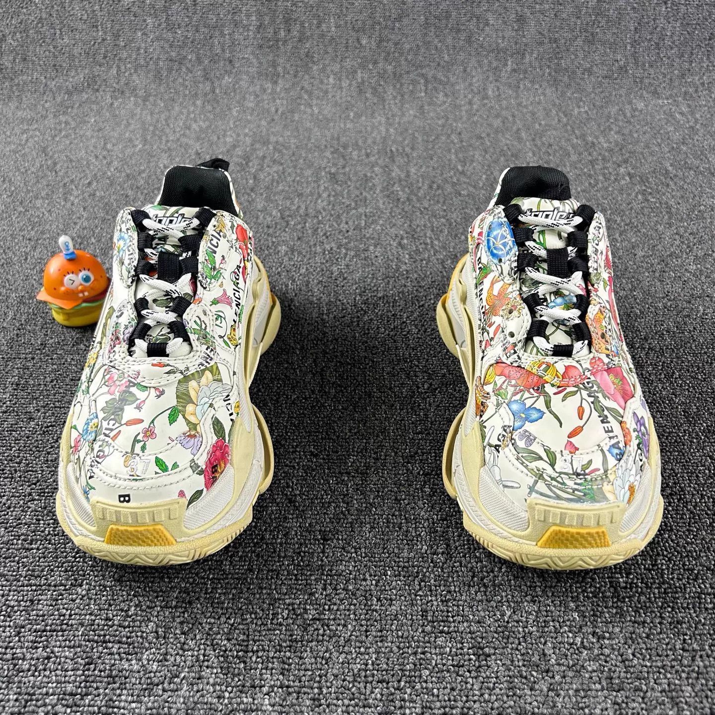 Gucci Gucci x Balenciaga Triple S Floral Collab Dad Shoe EUR 37 Size US 6.5 / IT 36.5 - 2 Thumbnail