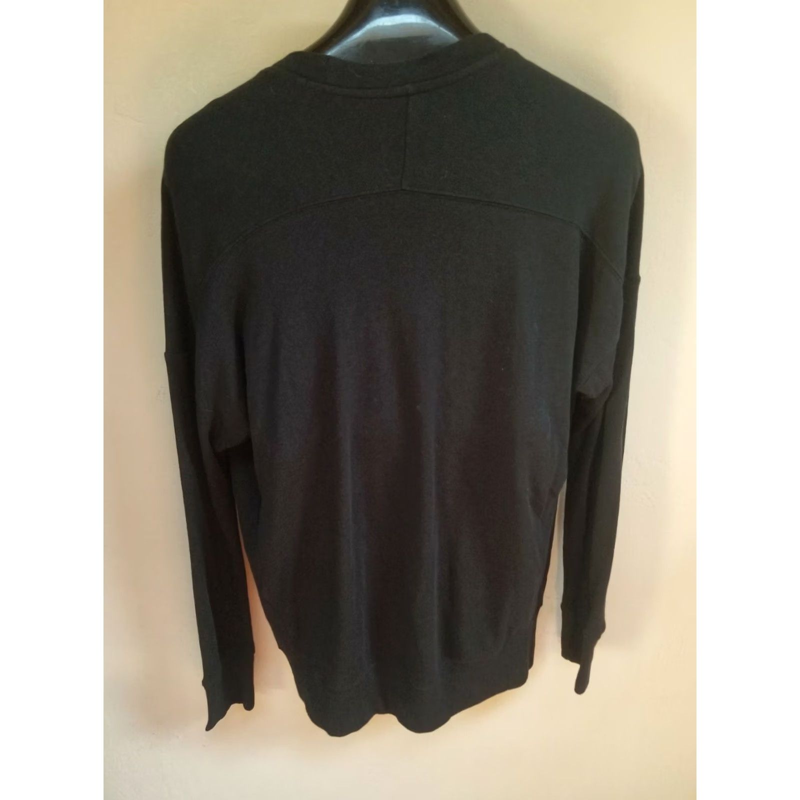Uniqlo Uniqlo Cardigan Women's Long Sleeves Button Down V-Neck Sweater Black Medium Size M / US 6-8 / IT 42-44 - 2 Thumbnail