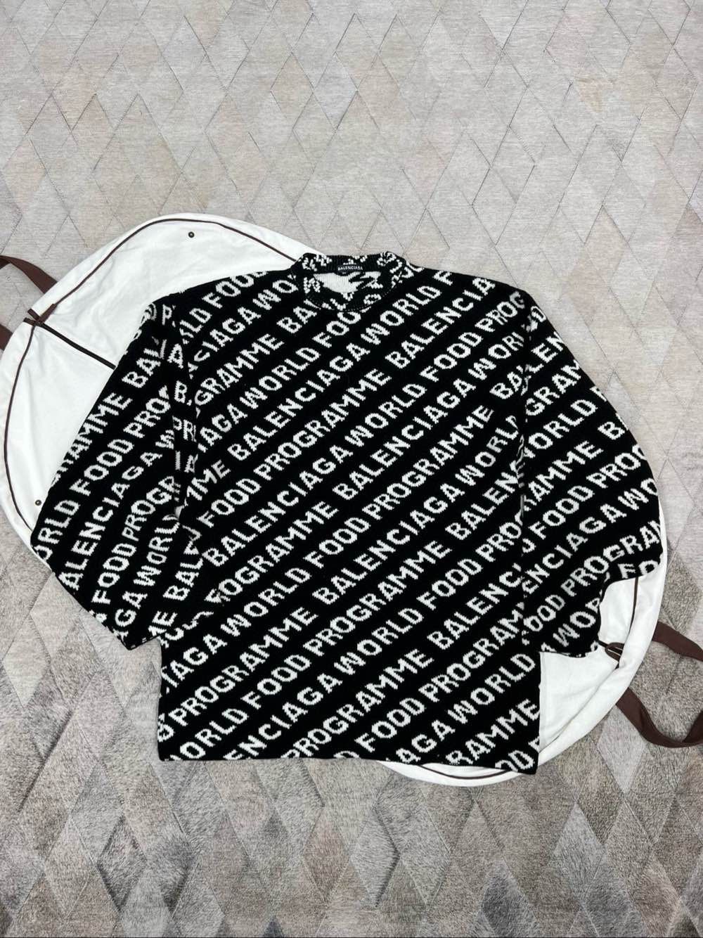 Balenciaga Balenciaga WFP Logo Print Sweater Size L Size US L / EU 52-54 / 3 - 1 Thumbnail