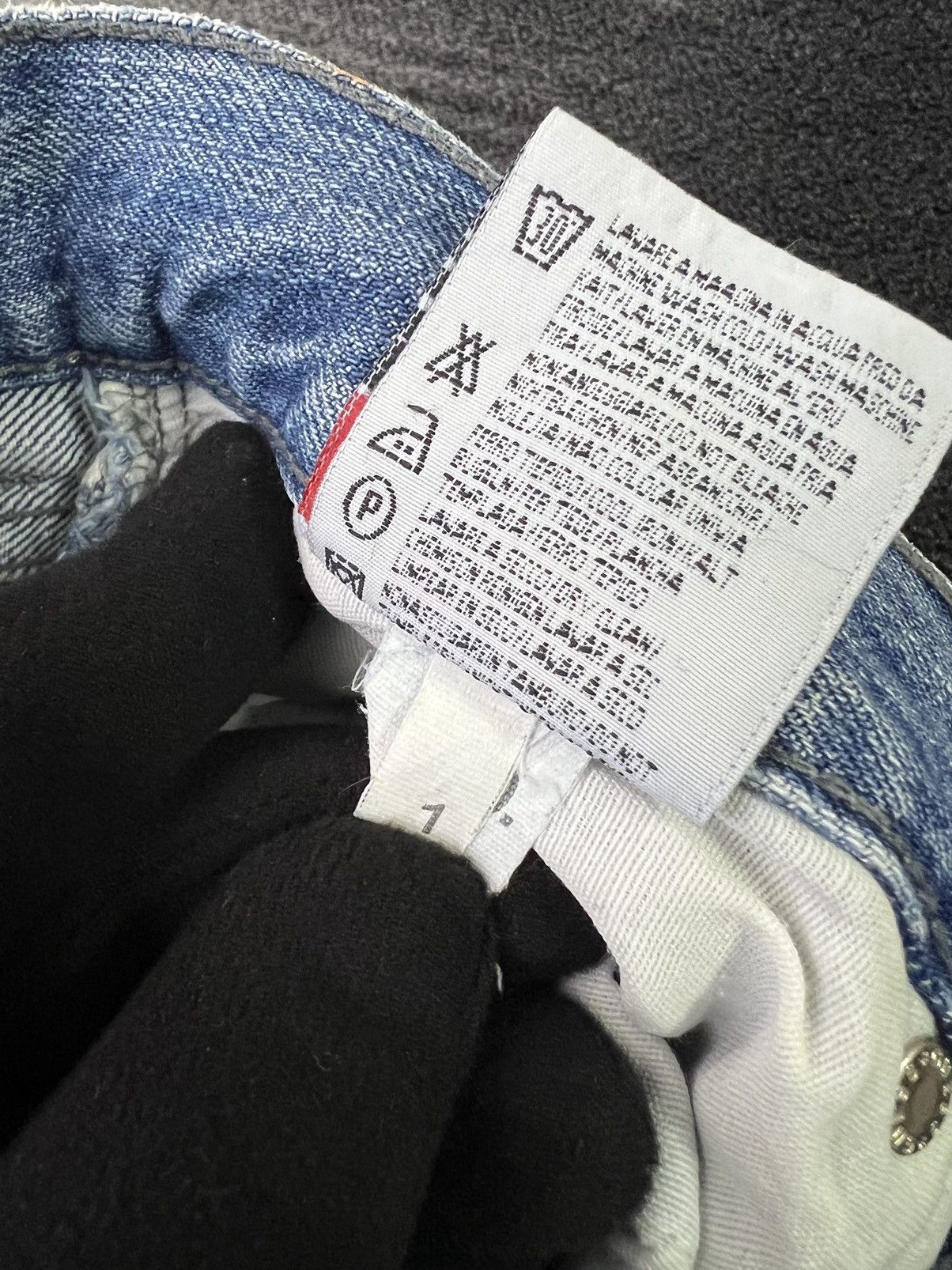 Guess × Japanese Brand × Vintage Crazy Vintage Y2K Low Rise hieroglyphics Guess Jeans Size 30" / US 8 / IT 44 - 8 Thumbnail